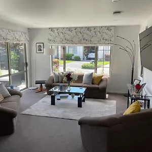 Bed & Breakfast Villa55 